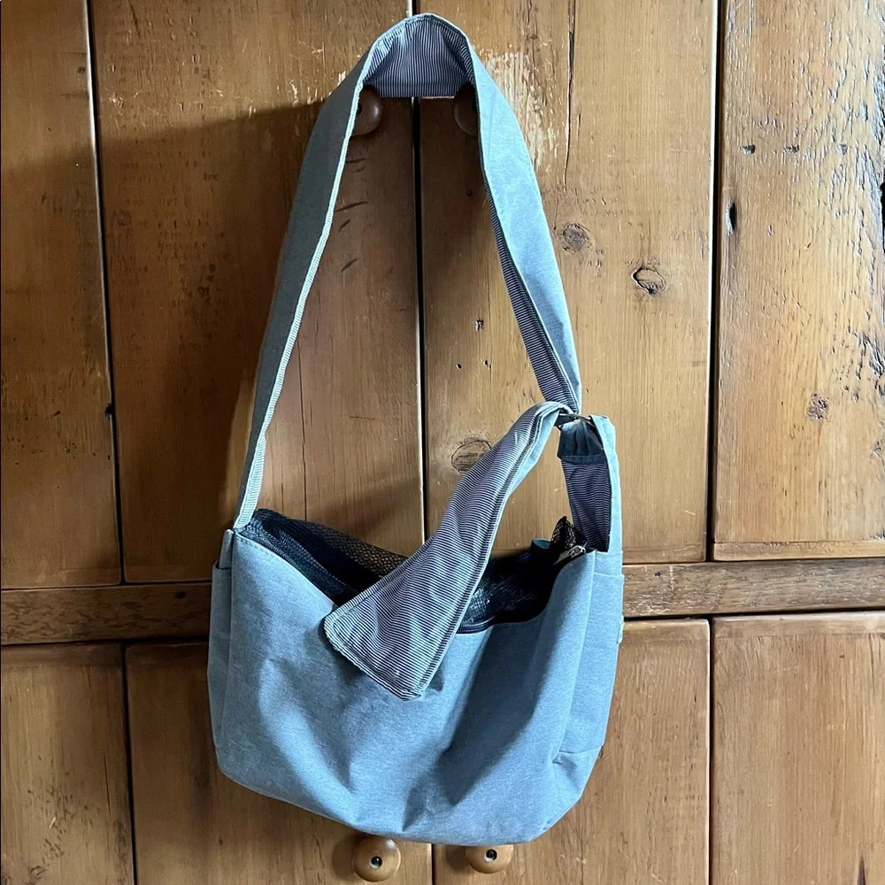 NWOT Petite Pistache Dog Carrier, Gray, Small Dogs